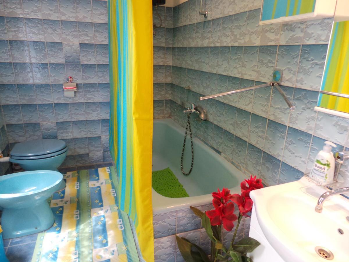2 L Apartment Jablanac Bagian luar foto