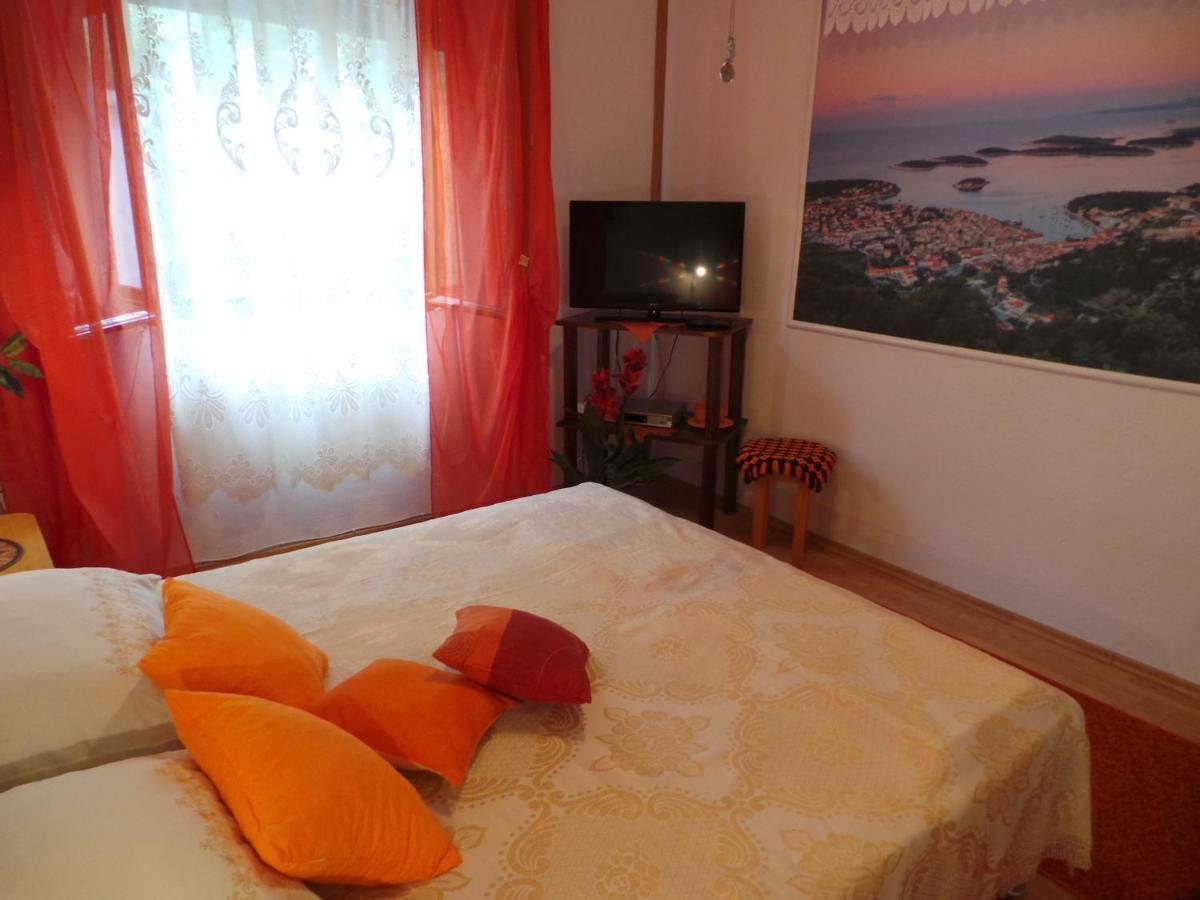 2 L Apartment Jablanac Bagian luar foto