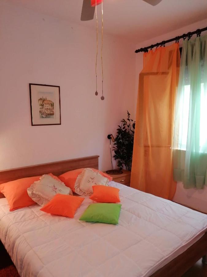 2 L Apartment Jablanac Bagian luar foto