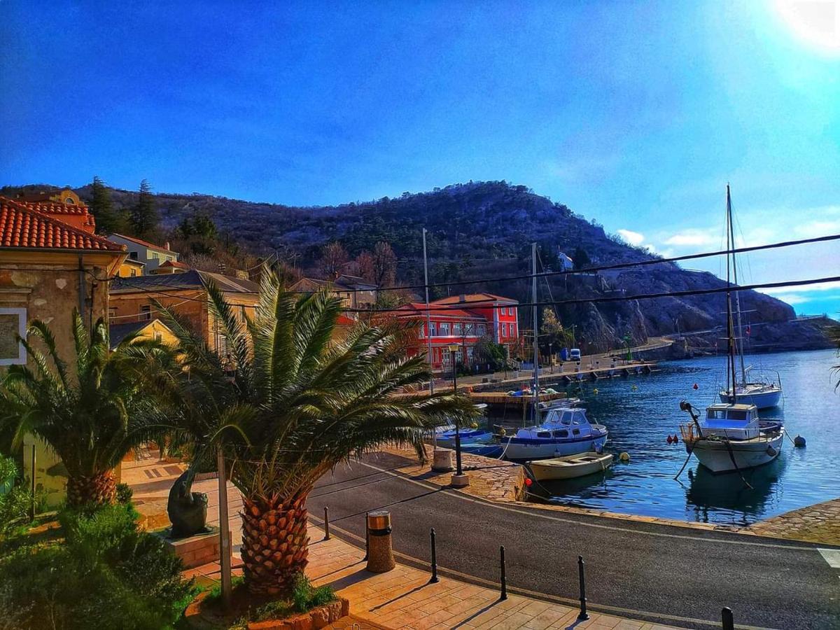 2 L Apartment Jablanac Bagian luar foto