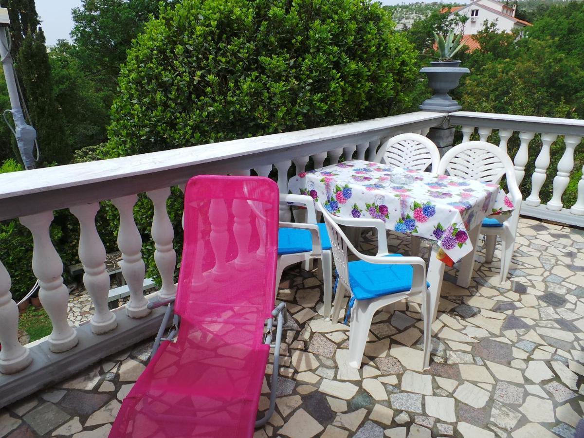 2 L Apartment Jablanac Bagian luar foto