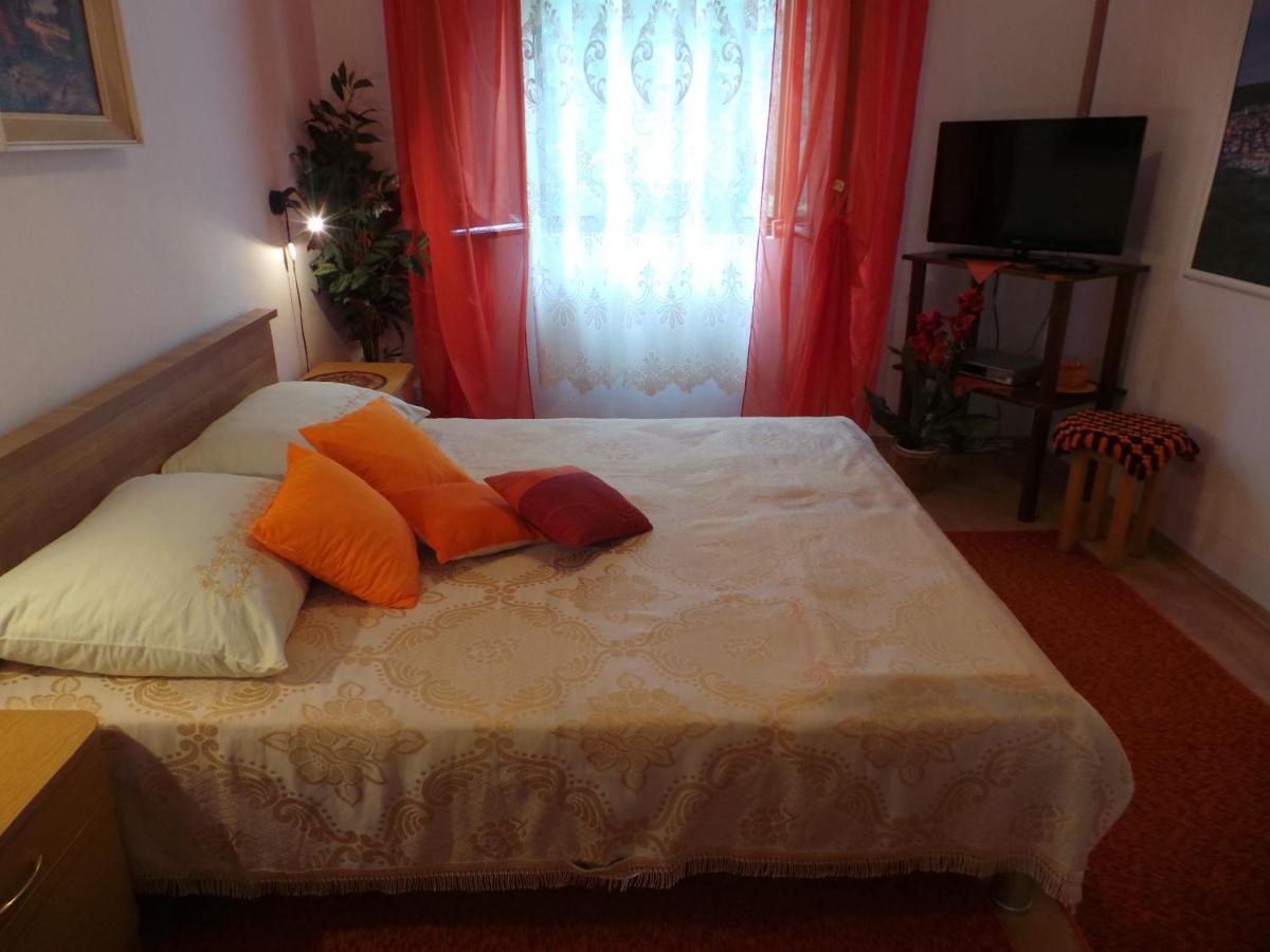 2 L Apartment Jablanac Bagian luar foto