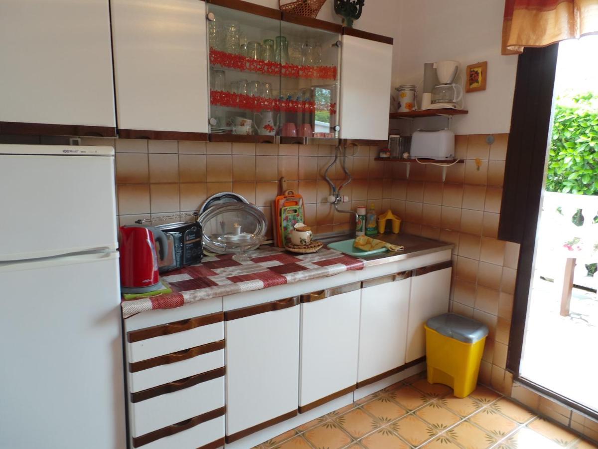 2 L Apartment Jablanac Bagian luar foto